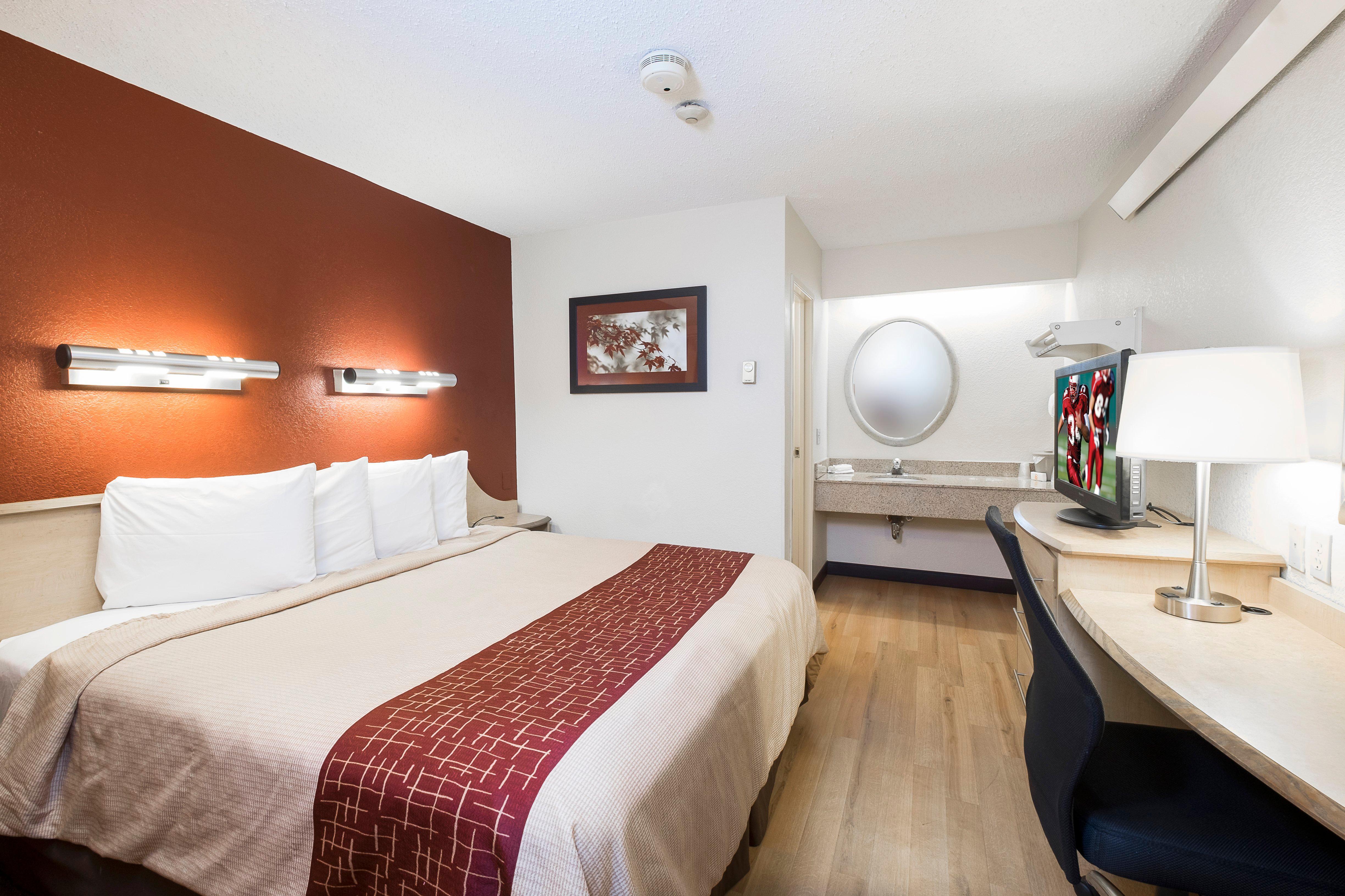 Red Roof Inn Фэрмонт Экстерьер фото