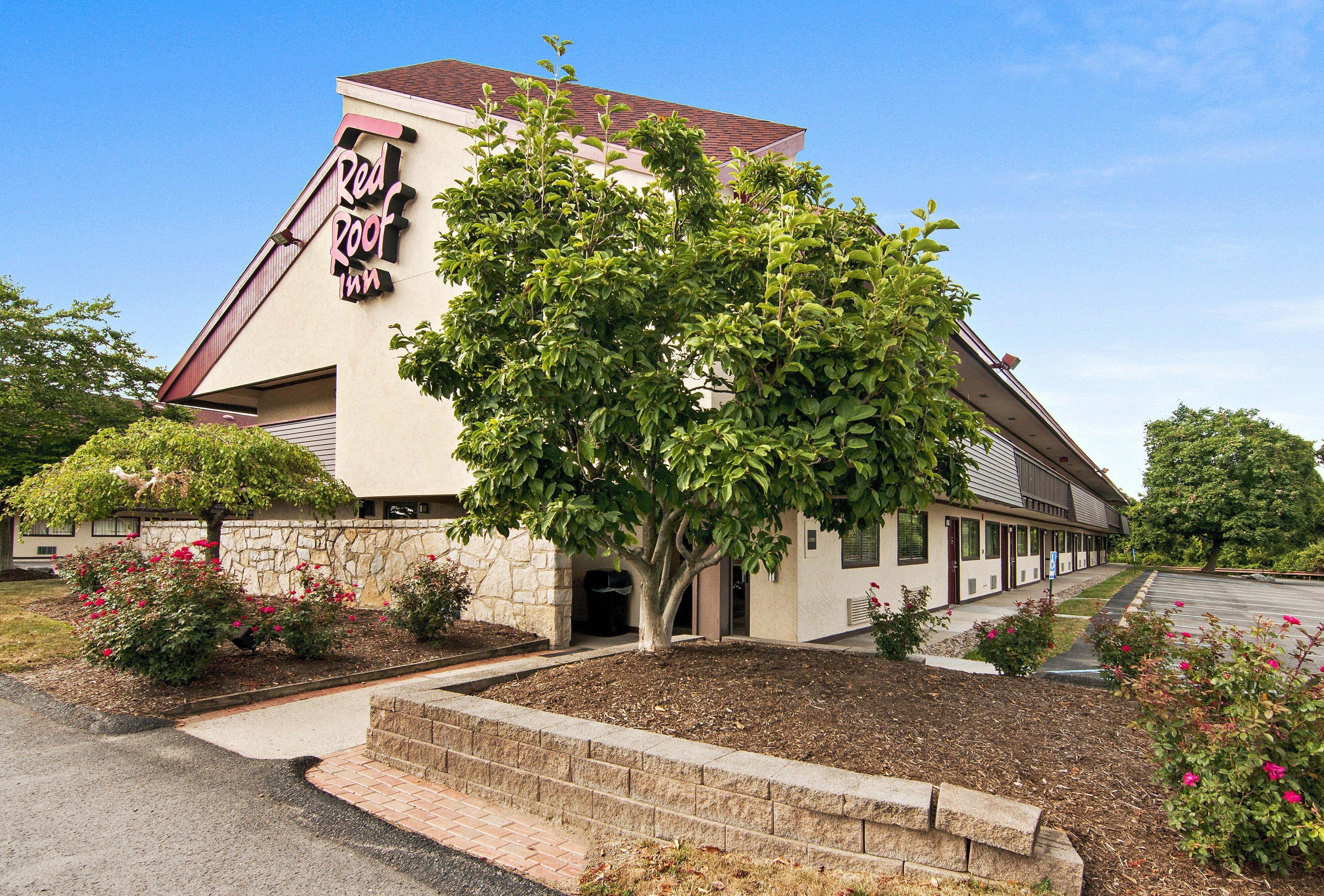 Red Roof Inn Фэрмонт Экстерьер фото