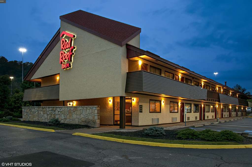 Red Roof Inn Фэрмонт Экстерьер фото