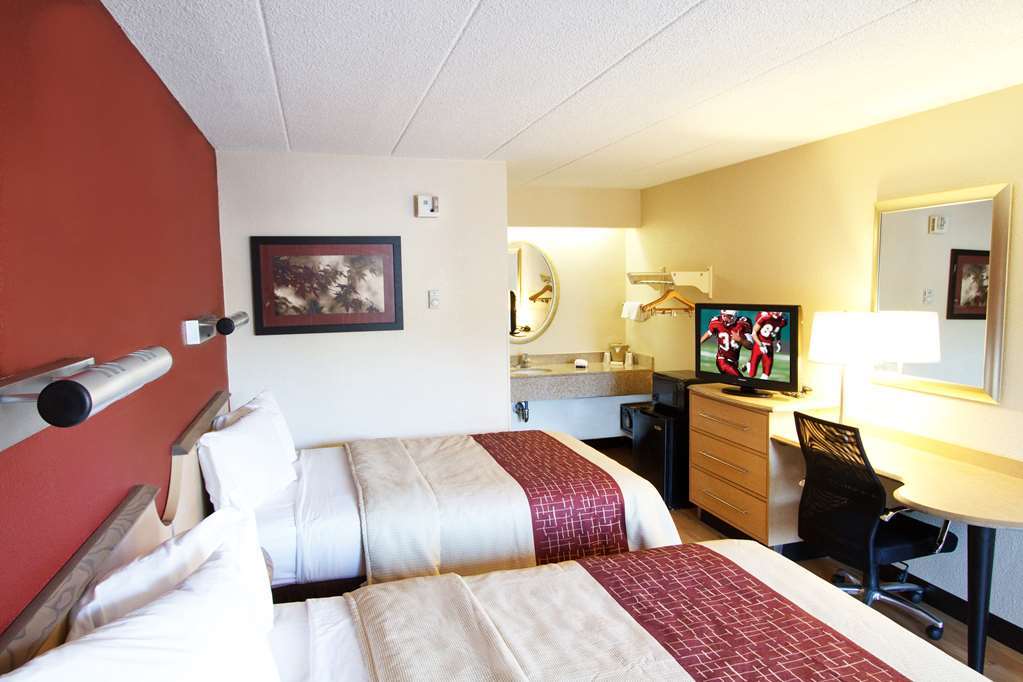 Red Roof Inn Фэрмонт Номер фото