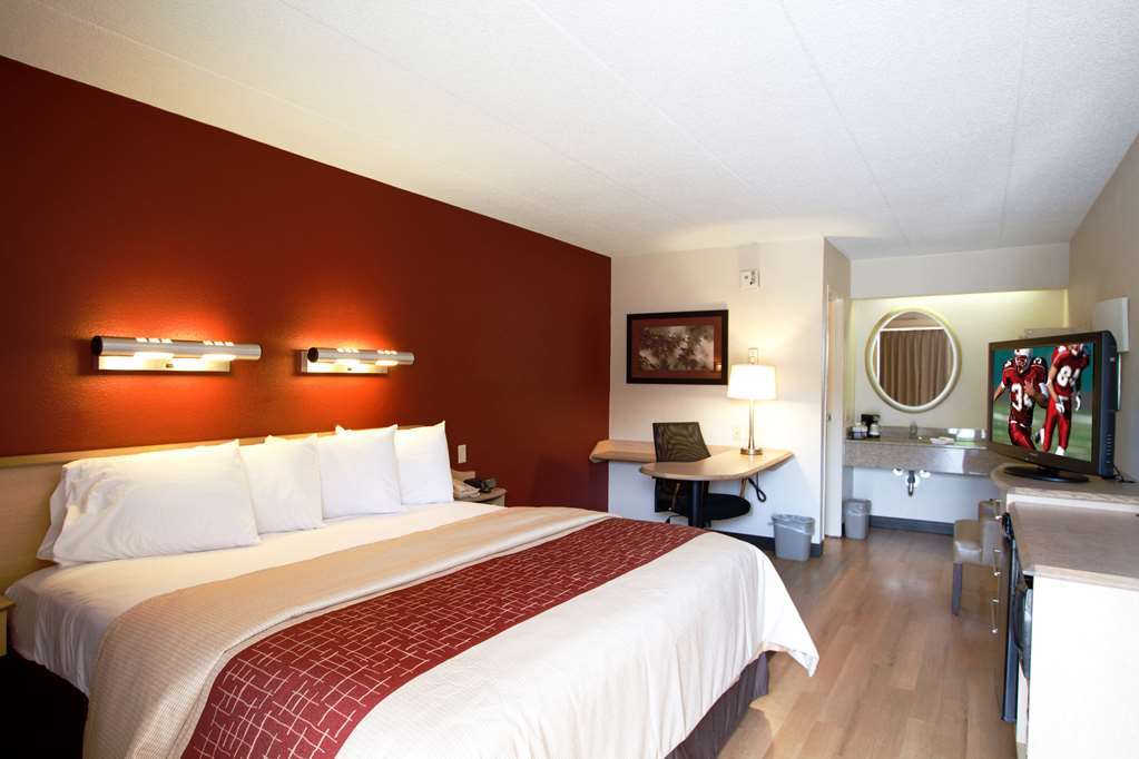 Red Roof Inn Фэрмонт Номер фото