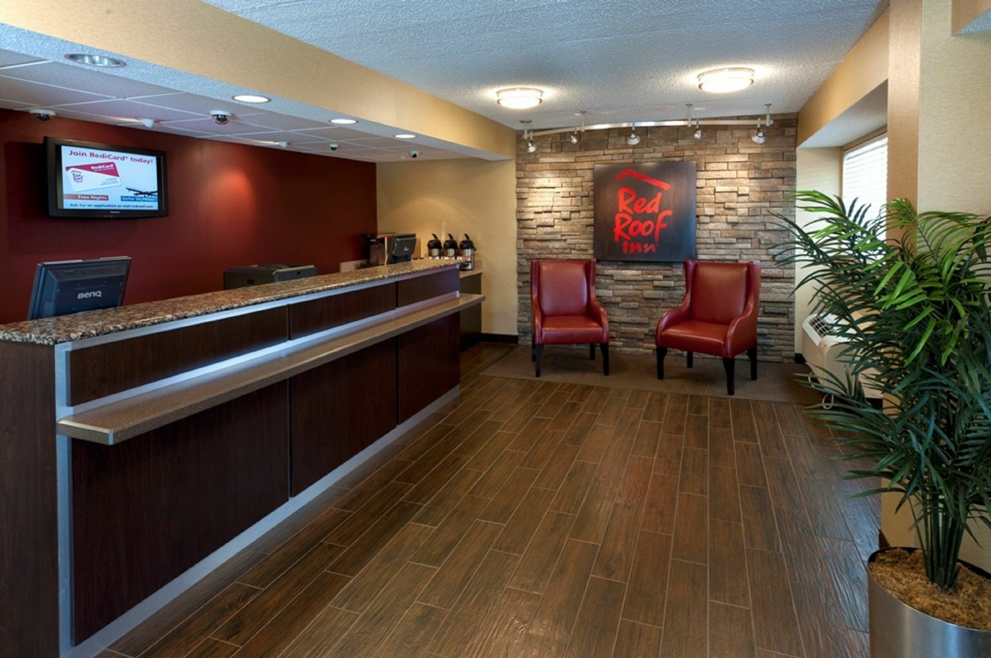 Red Roof Inn Фэрмонт Экстерьер фото