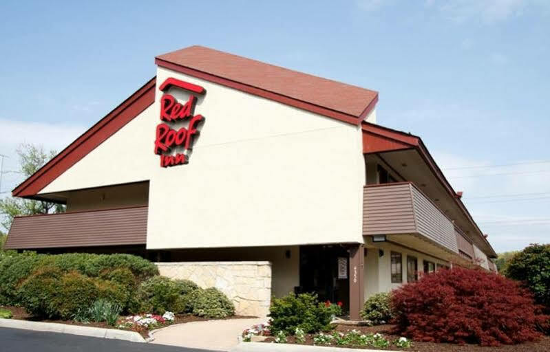 Red Roof Inn Фэрмонт Экстерьер фото